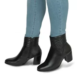 Bota Feminina Cano Curto Couro Legítimo Preto Salto Bloco - Flor de Couro | Sandálias e Botas Femininas