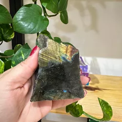 LABRADORITA PEDRA DA MAGIA - 264G 8CM- PEÇA ÚNICA - Ktw Cristais