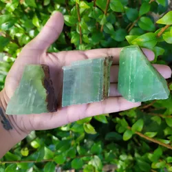 PEDRA BRUTA CALCITA VERDE G - CURA - Ktw Cristais