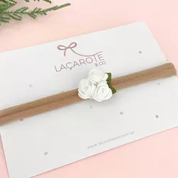Arranjo de Rosas Brancas Mini (Faixinha) - Laçarote & Co