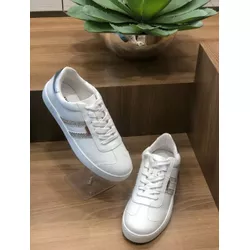 TENIS CASUAL BRANCO COM DETALHE STRASS - 00068376 - RR CALÇADOS 