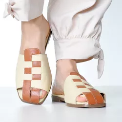 Mule Flat Bicolor Couro Creme e Caramelo - 38075 - SERRA BELLA CALCADOS