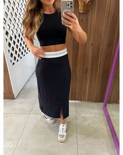 Saia Midi Com Fenda Frontal Preta Colcci Sport - 6... - Closet