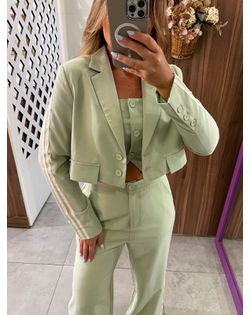Blazer Cropped De Mangas Longas Com Listras E Lape... - Closet