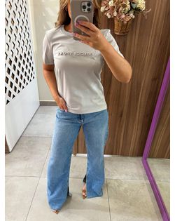 Camiseta Feminina Basic Comfort Cinza Colcci - 62... - Closet