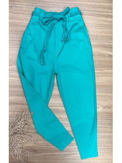 Calça Cenoura com Cinto Trançado Verde Água