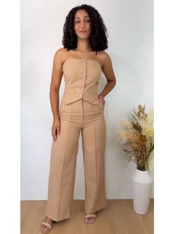 Conjunto Blusa Tomara que Caia e Calça Caqui