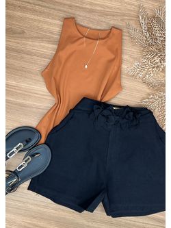 Short Alfaiataria Com Cinto de Flor Preto