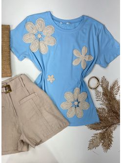 Tshirt Bordada Flor Crochê Azul - LOJA ANDRESSA FREITAS