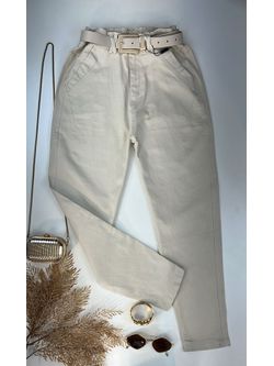 Calça Cenoura MOM Com Cinto OFF White