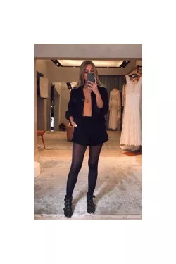 SHORTS VELUDO PRETO - LATELIE 