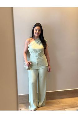 Conjunto Alfaiataria (Pantalona/Blusa Assimétrica)... - Madame Chérie