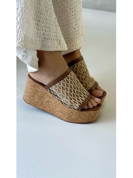 ANABELA CLAÚDIA MARROM