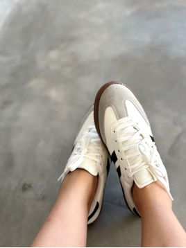 Tênis samba branco e preto