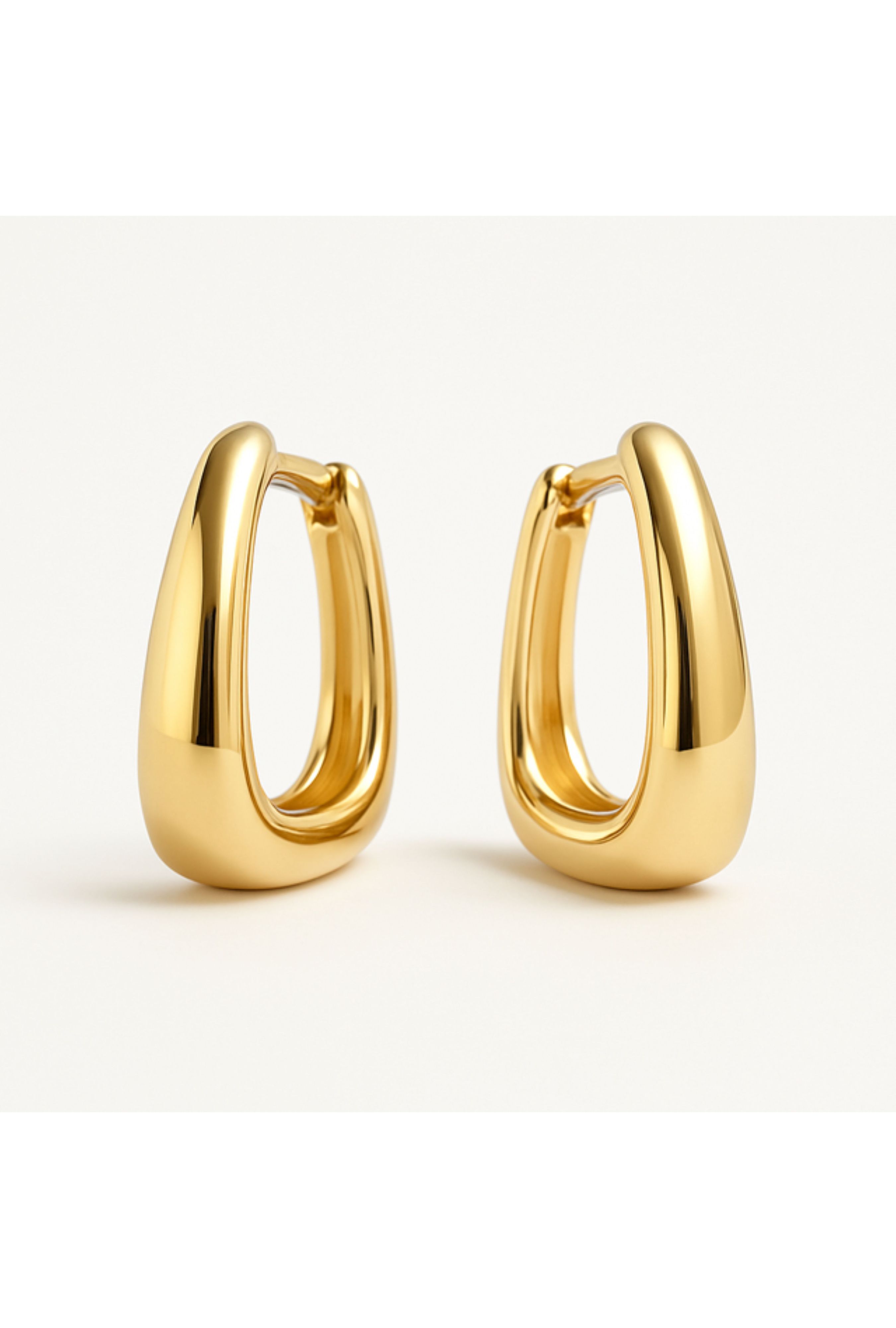 Brinco Argola triangulo lisa - LETOAH