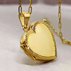 Relicário Amor Eterno em Ouro 18K - Coração Liso Polido com Laterais Diamantadas - Helder Joalheiros