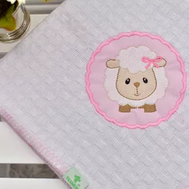Manta Bebê Piquet Ovelhinha Moldura Rosa - TexNew Bebê
