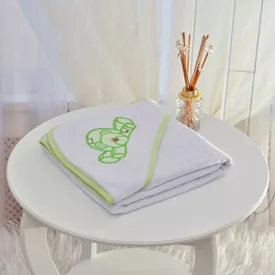 Toalha Bebê Quadrada Modinha Com Forro e Capuz Ursinho Deitado Verde - TexNew Bebê