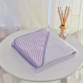Toalha Bebê Quadrada Com Forro e Capuz Listrinhas Lilás - TexNew Bebê