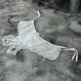 Calcinha Com Abertura e Saia 50 Tons (TO007) - Branco - lojasacaso.com.br Lingerie Sensual e Sex Shop