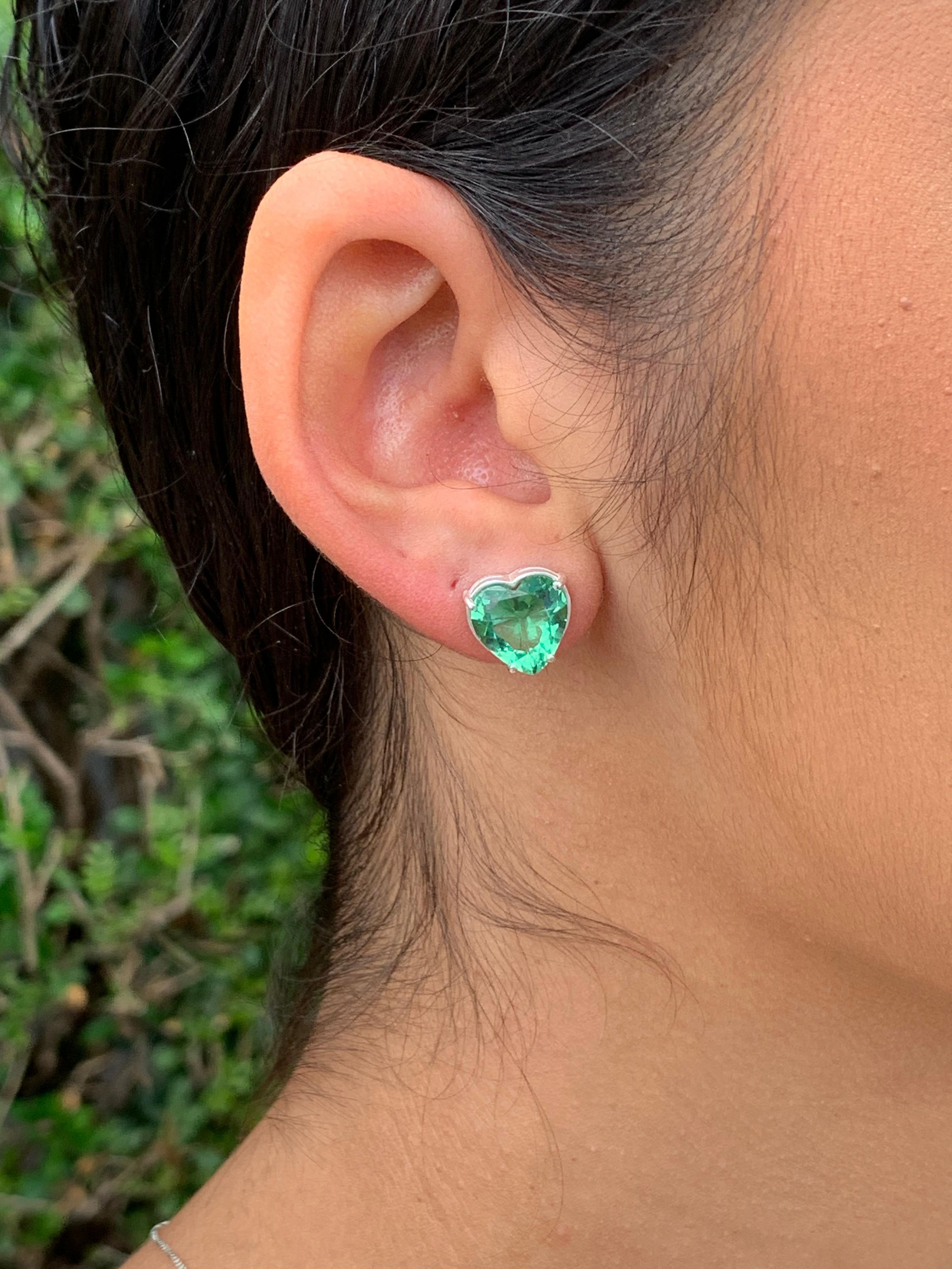 Brinco coração verde - AURI PRATAS