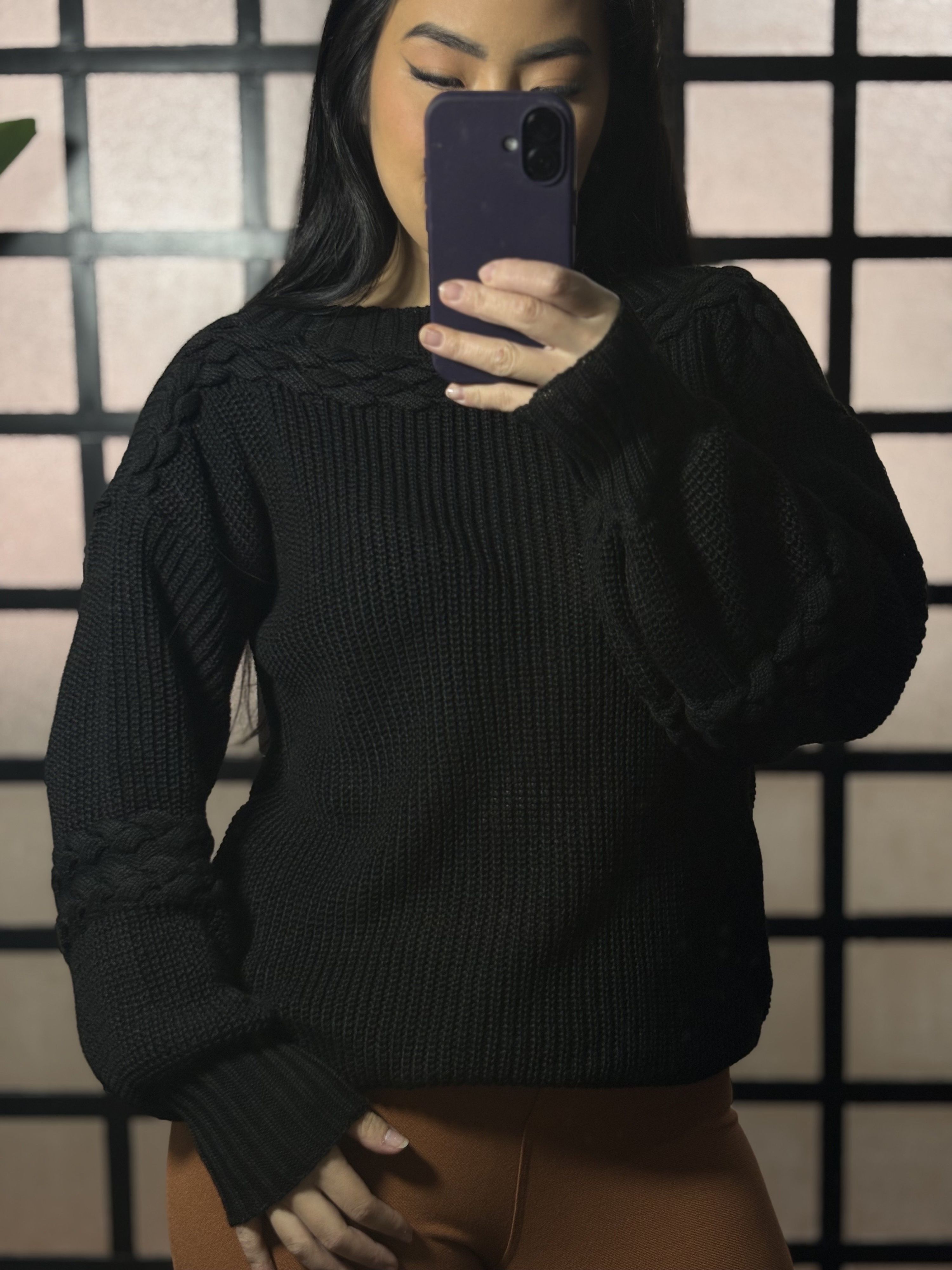Blusa trico manga trançada Regiane - Preto