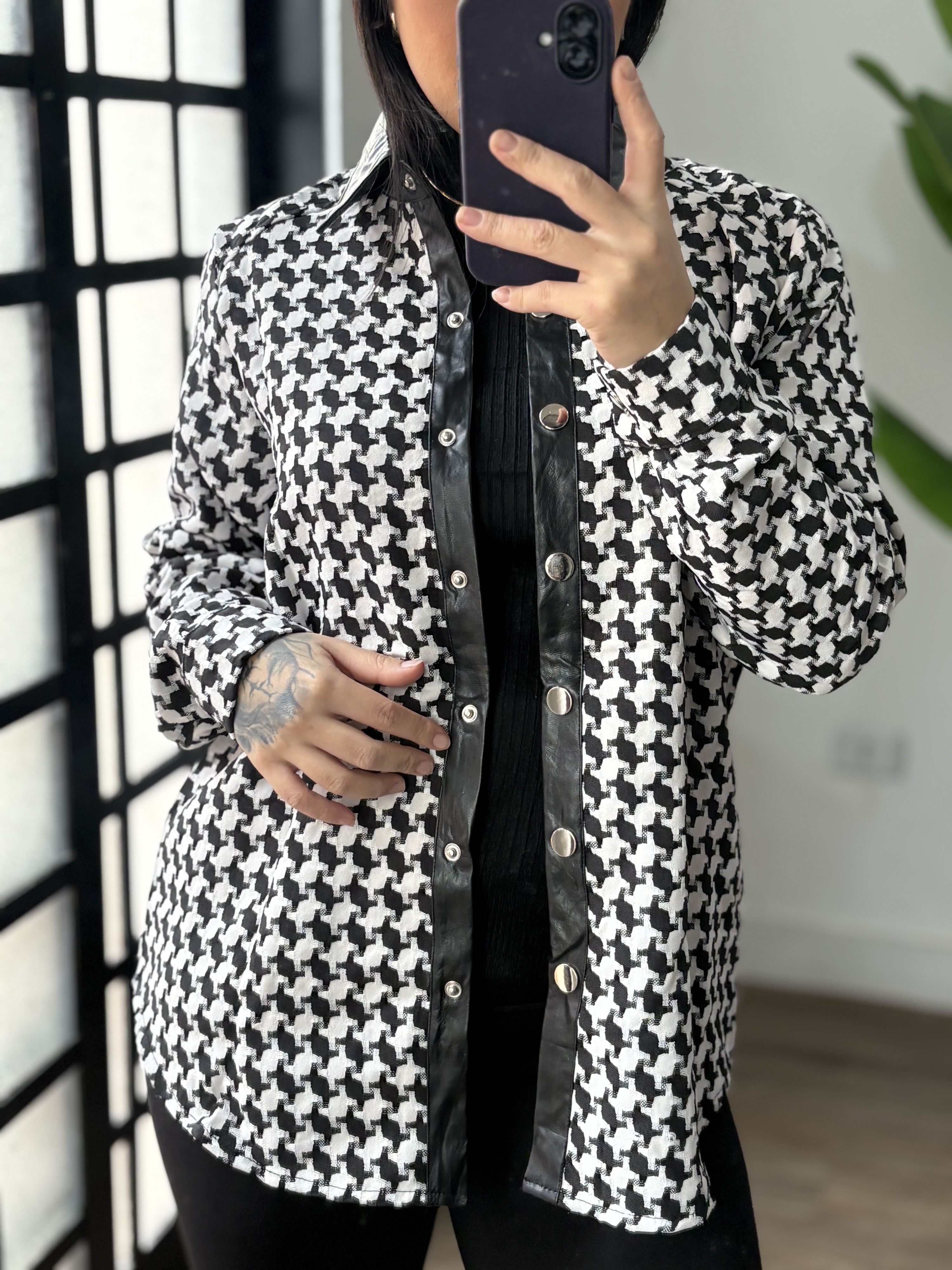 Camisa detalhe em couro Cecília 2153 - preto