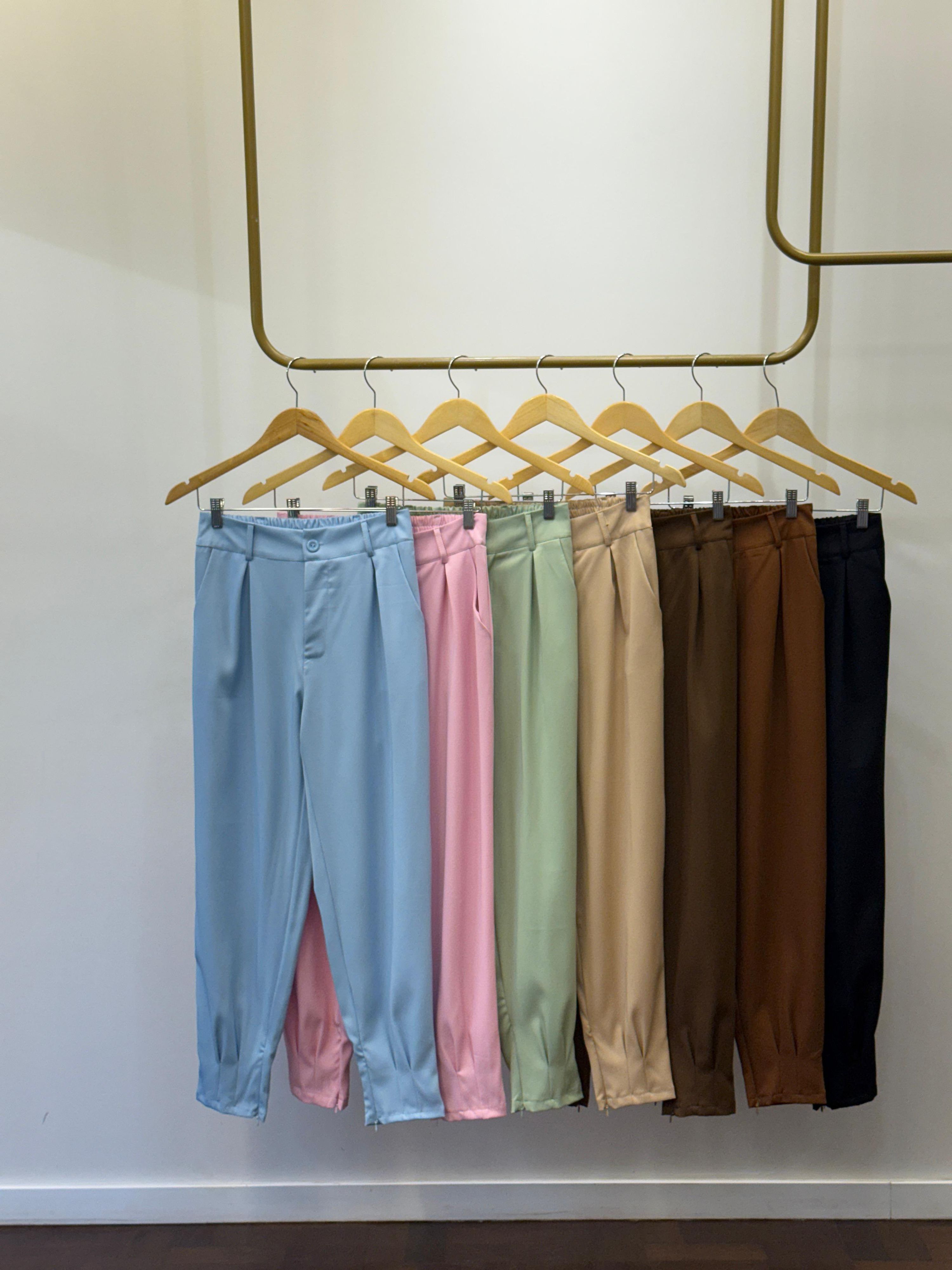 Calça Alfaiataria Cenoura Zíper - Preto 