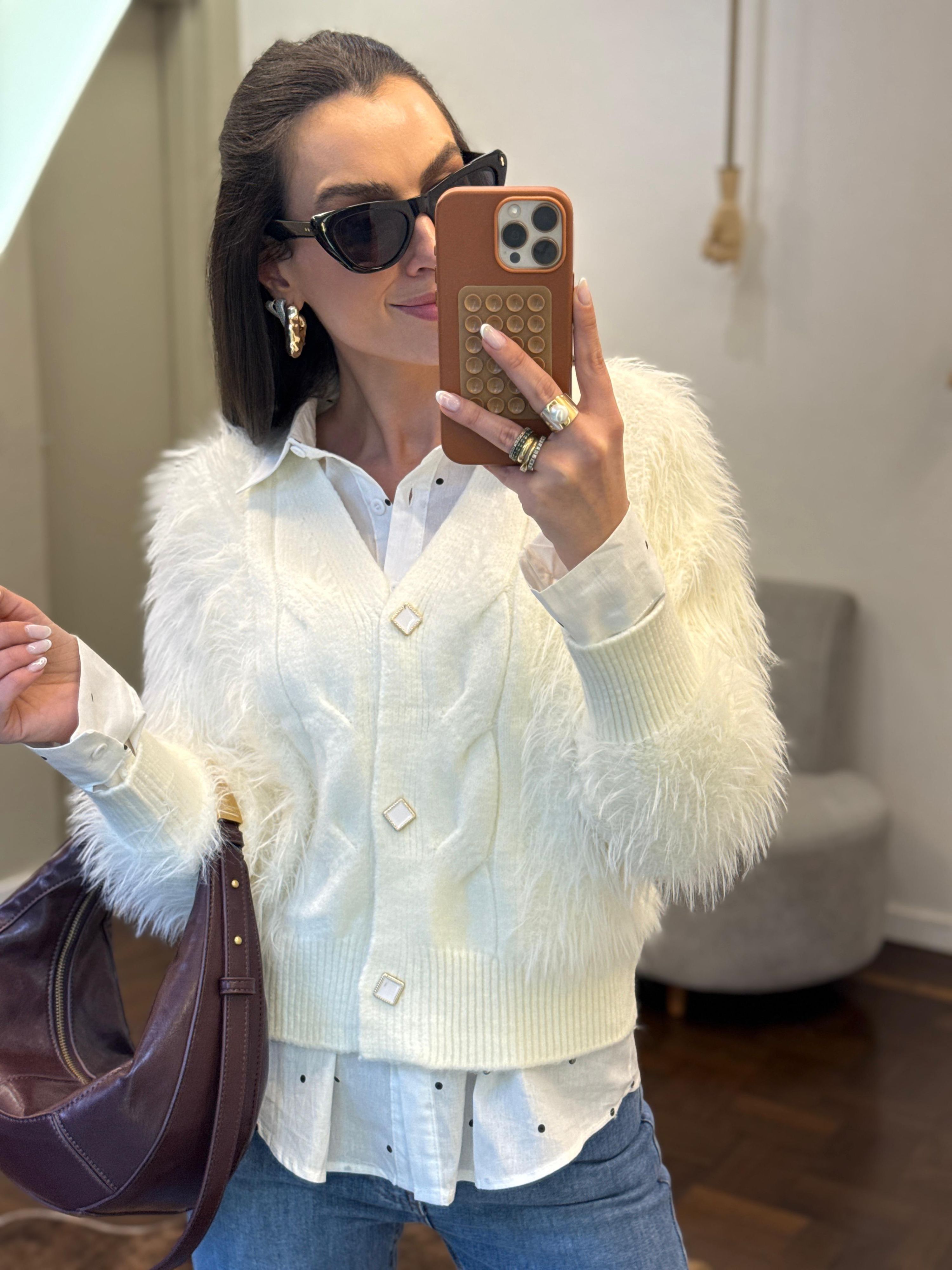 Cardigã Tranças Fio Angorá - Decote V - Off White 