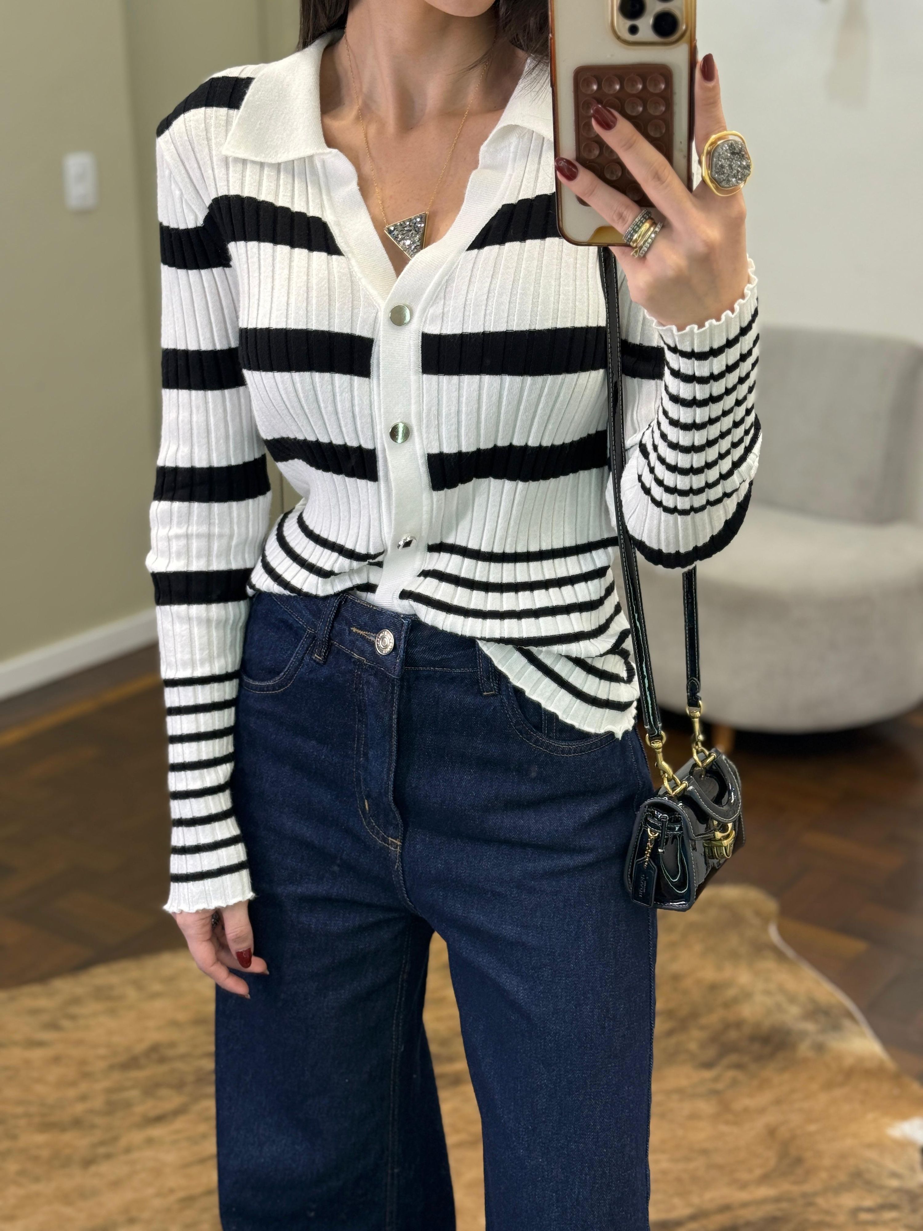 Blusa Tricot Polo Listrada Botões Chapeados - Branca 