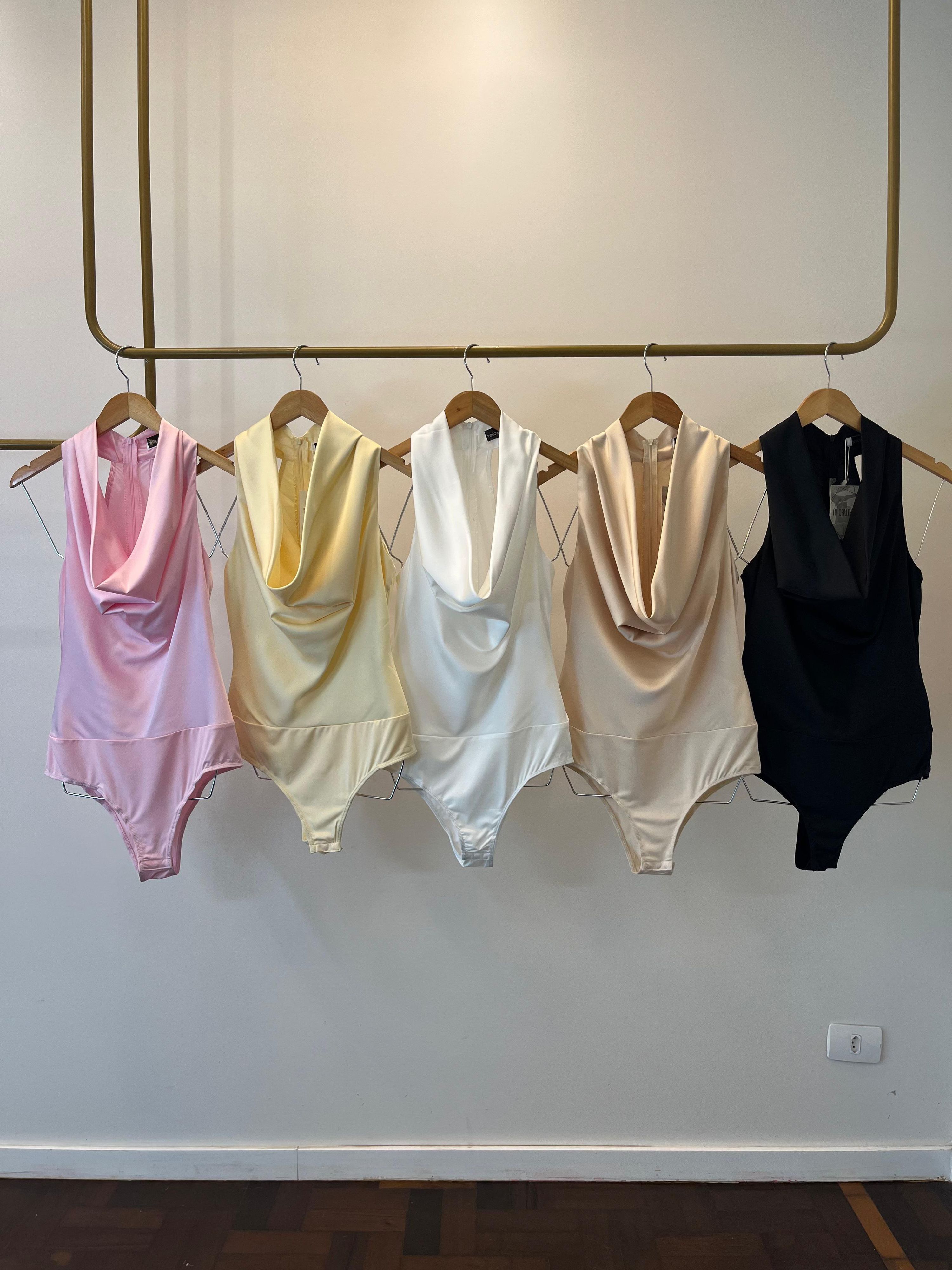 Body Cetim Gabriela - Preto 