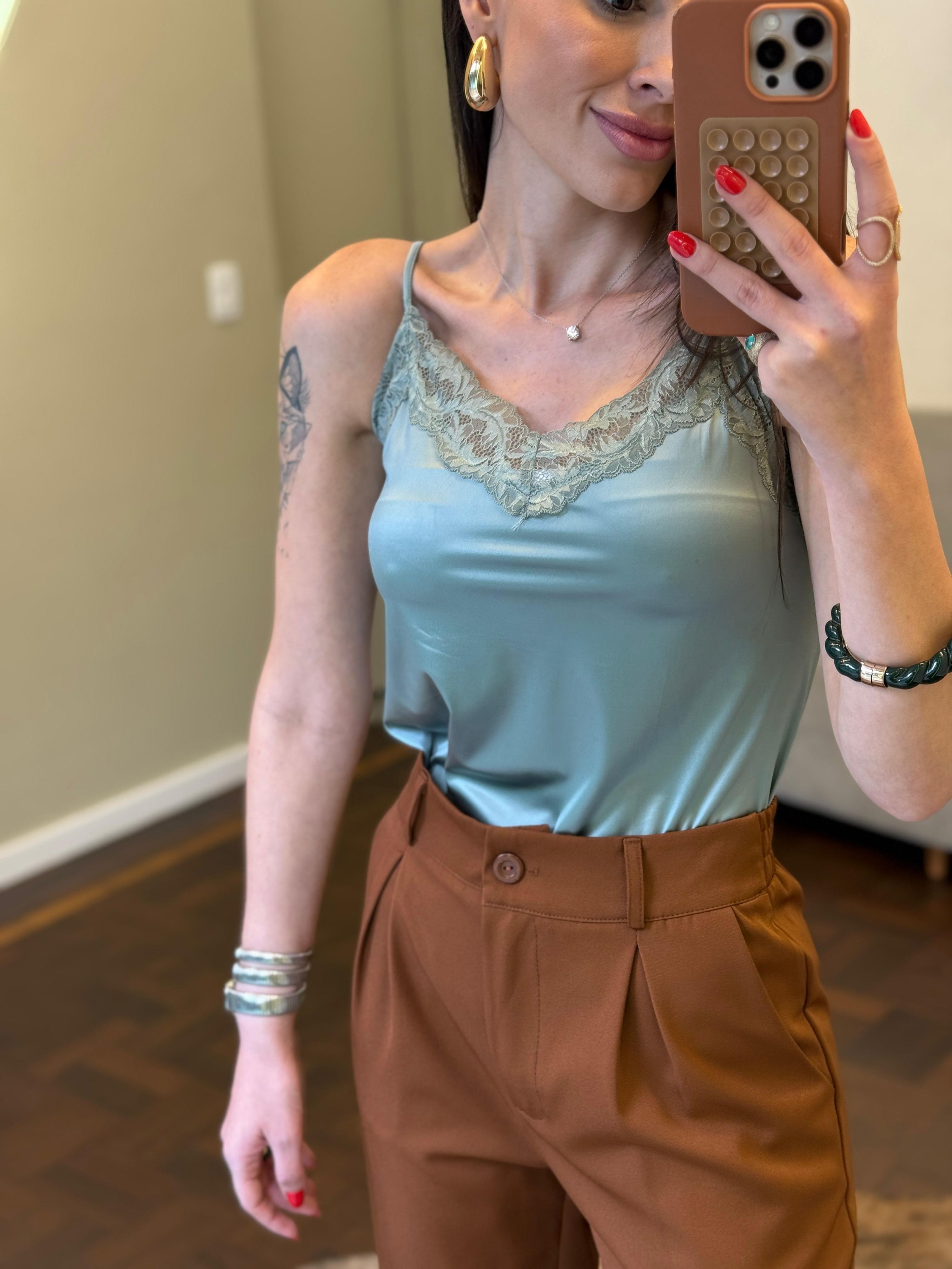 Regata Acetinada Elastano com Renda - Verde