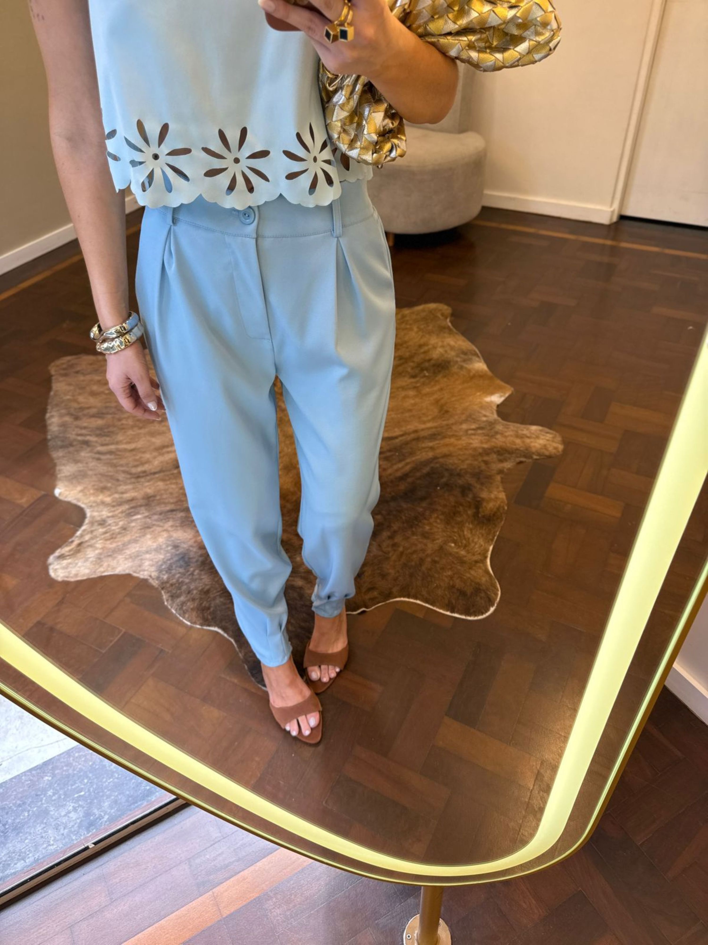 Calça Alfaiataria Cenoura Zíper - Azul Bebê 