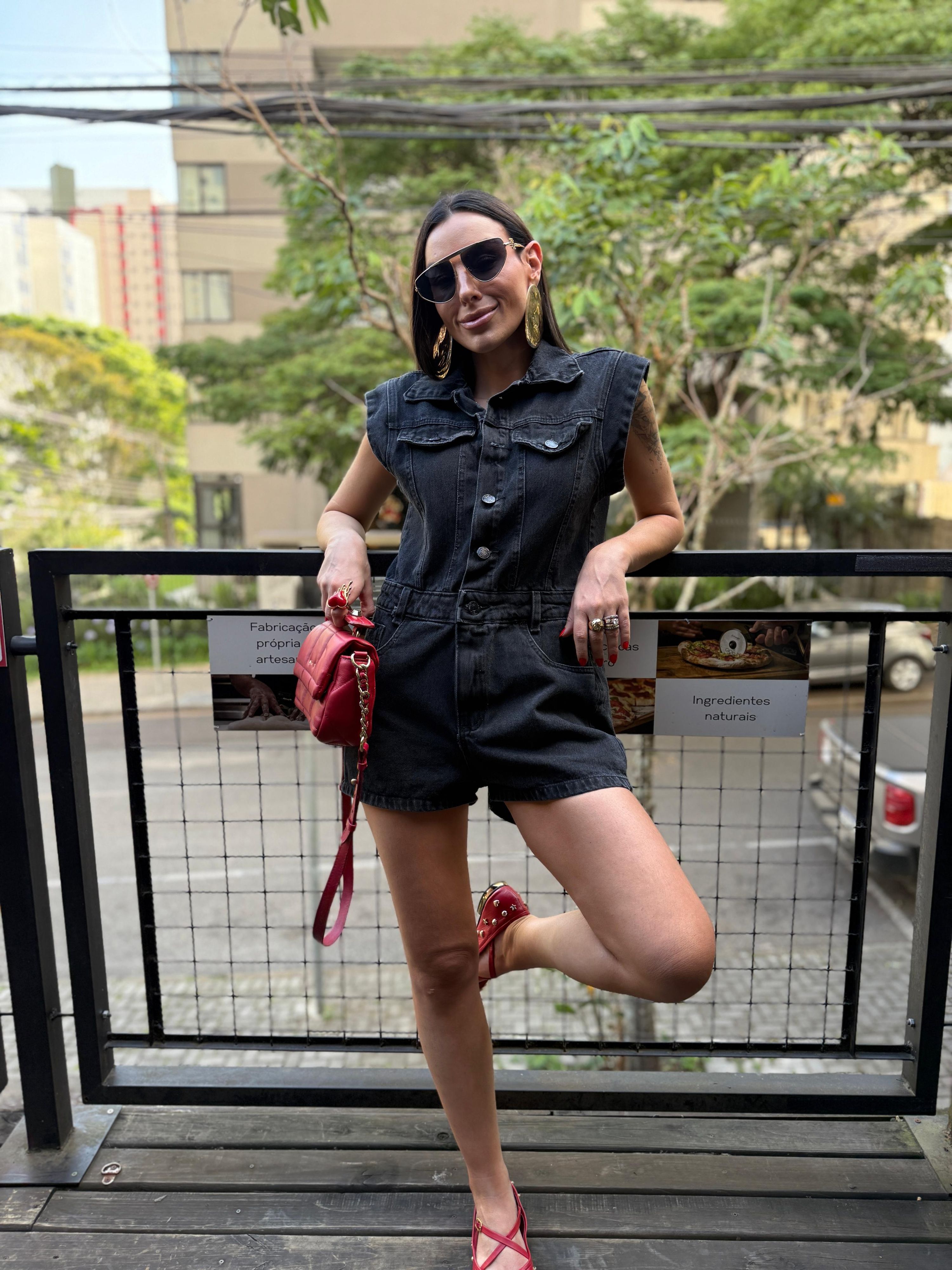 Macaquinho Jeans Estonado Black