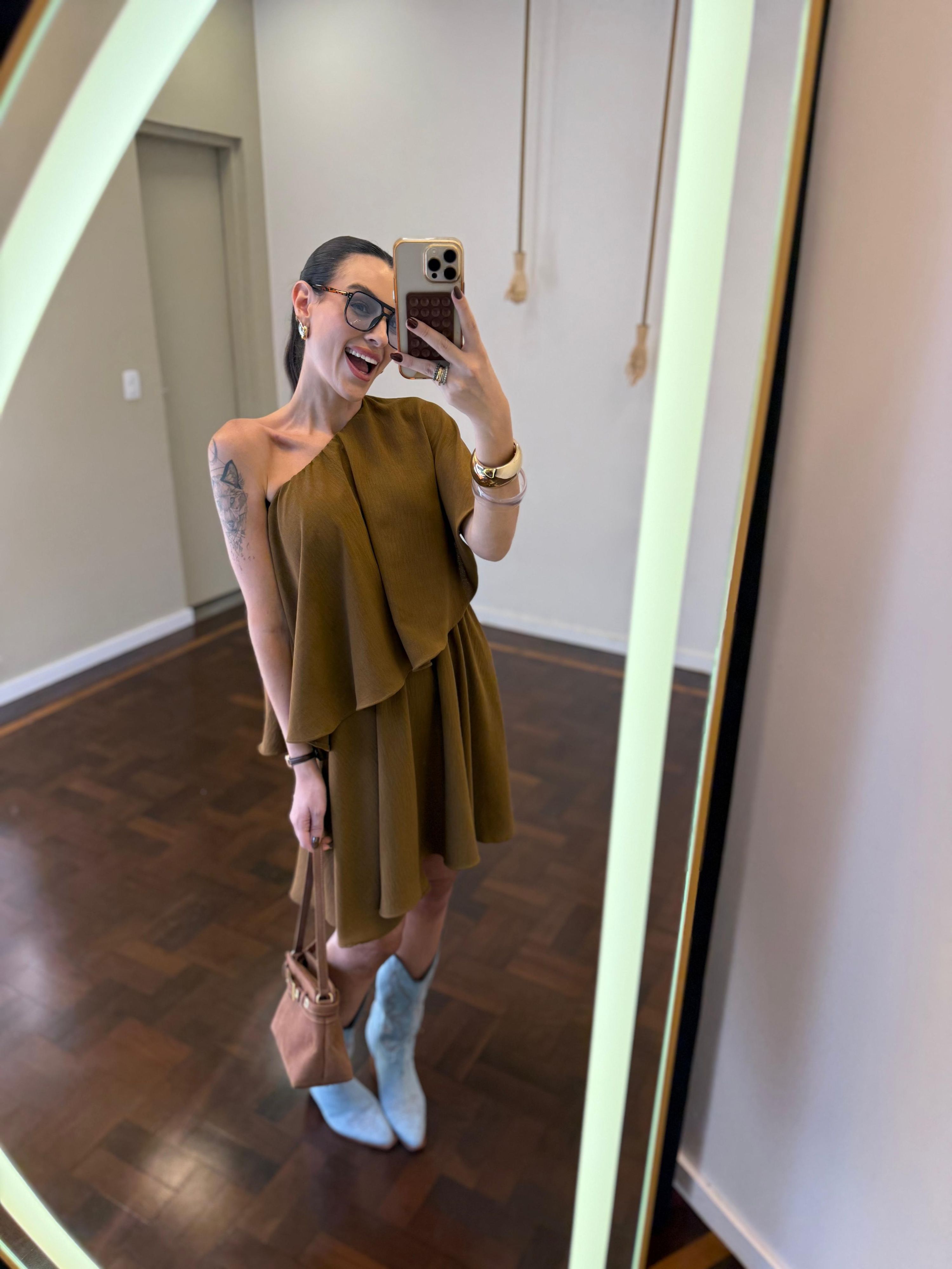 Vestido Um Ombro Só Camel 
