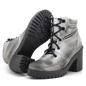 Bota feminina de cano curto em couro legítimo na c... - Atron Shoes