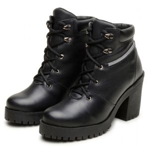 Bota feminina de cano curto em couro legítimo na c... - Atron Shoes