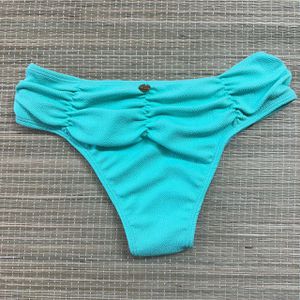 Hot Pants Drapeada Verde Água Texturizado 