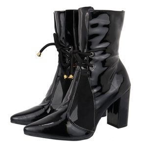 Bota Cano Médio Salto Grosso 1835 Verniz Preto Det... - DROPSHIPPING GRIFFE SHOES - SOMENTE CLIENTES AUTORIZADOS
