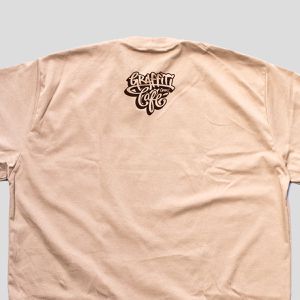 Camiseta GRAFFITI COM CAFÉ - Bege