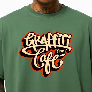 Camiseta LOGO Graffiti com Café - Verde Oliva