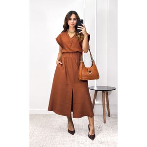 Conjunto Blusa com Decote Drapeado e Saia - Terra Cota