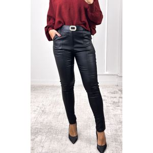 Calça Skinny Resinada Cinto Strass - Preto