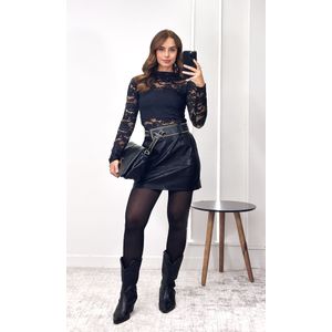 Blusa Rendada Gola Alta - Preto