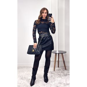 Blusa Rendada Gola Alta - Preto