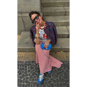 Saia Evase Listra Fina - Branco/Vermelho