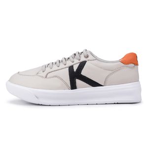 Tênis Feminino Flora Kéffor em Couro Bege Com Recortes Preto