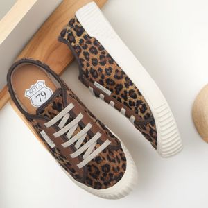 Tênis Feminino Bya Casual Moderno Onça Macio Leve Calce fácil animal print fashion 