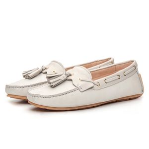Mocassim Feminino Florença Em Couro Gelo Savelli - SAVELLI CALÇADOS