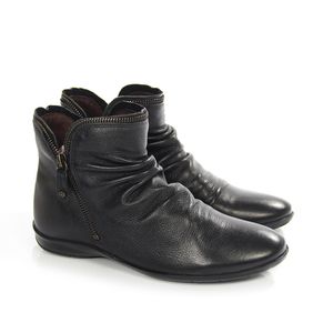 Bota Cano Baixo Em Couro Perlatto Preto - ZOCCOLETTE